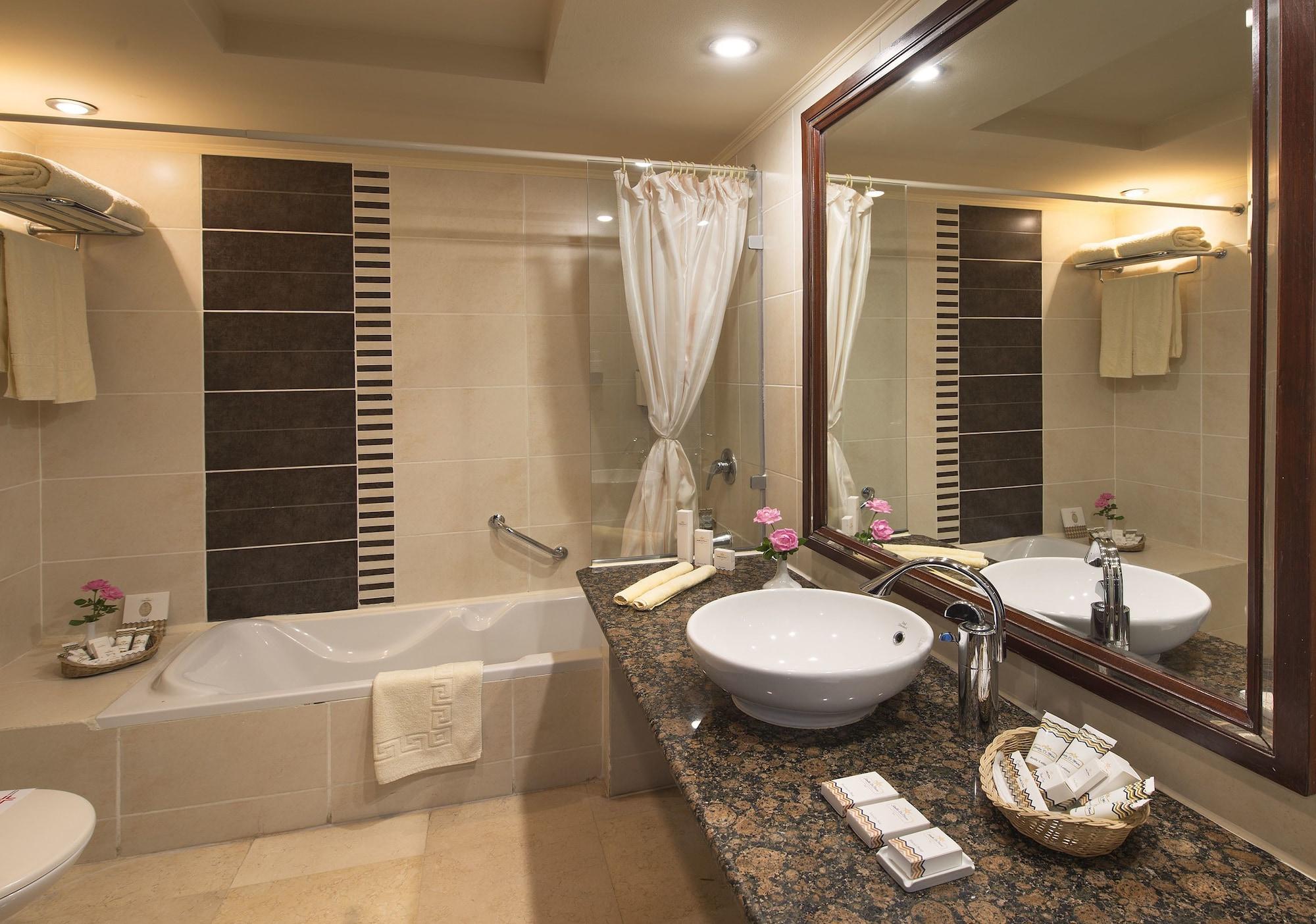 Курортный комплекс Stella Golf Hotel 5*